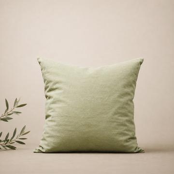 Hufnagel Wool Pillow in Salbeigrün mit Olivenzweig, Studioaufnahme